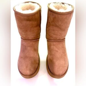 UGG Classic Short II Boots Women’s Size US 7